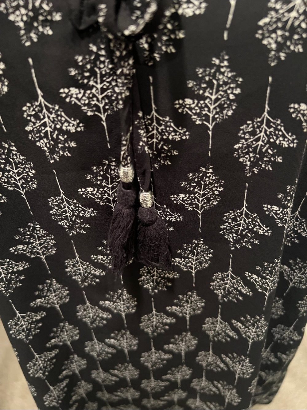 DR2 Black Tunic with White Botanical Print and Tassel Tie - Picture 3 of 13